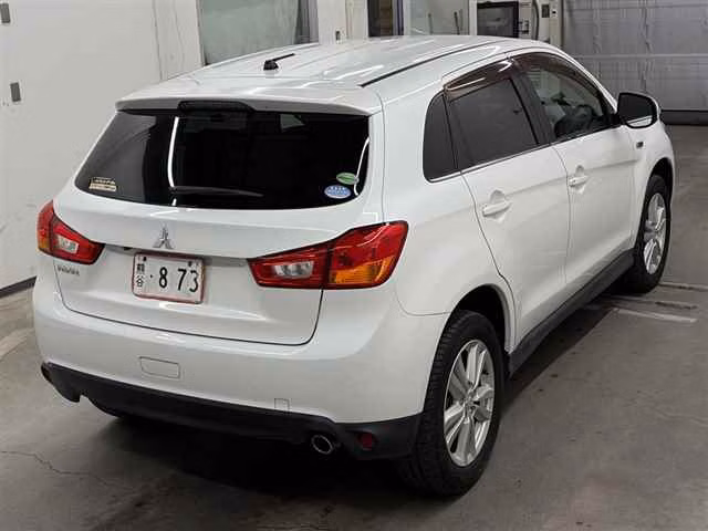 MITSUBISHI RVR