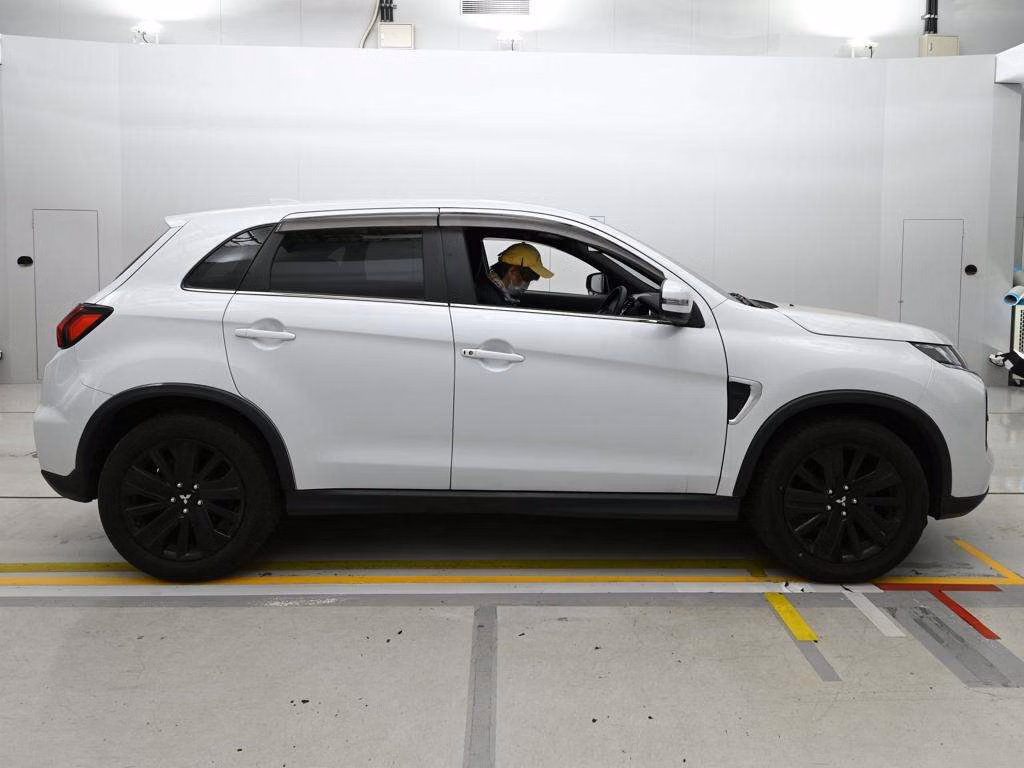 MITSUBISHI RVR