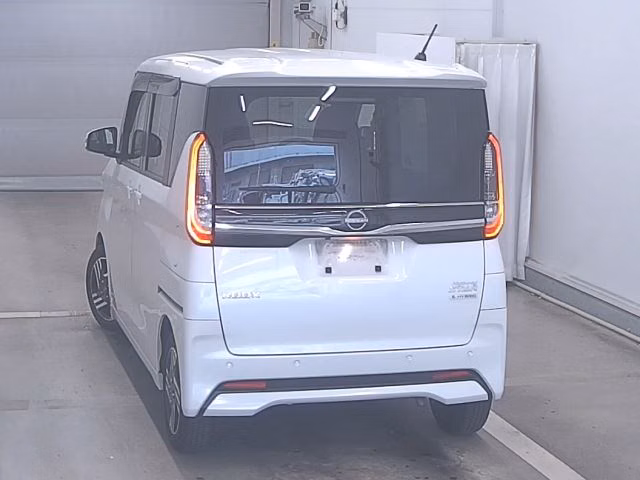 NISSAN ROOX