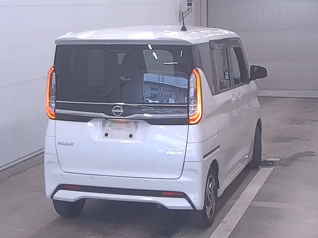 NISSAN ROOX