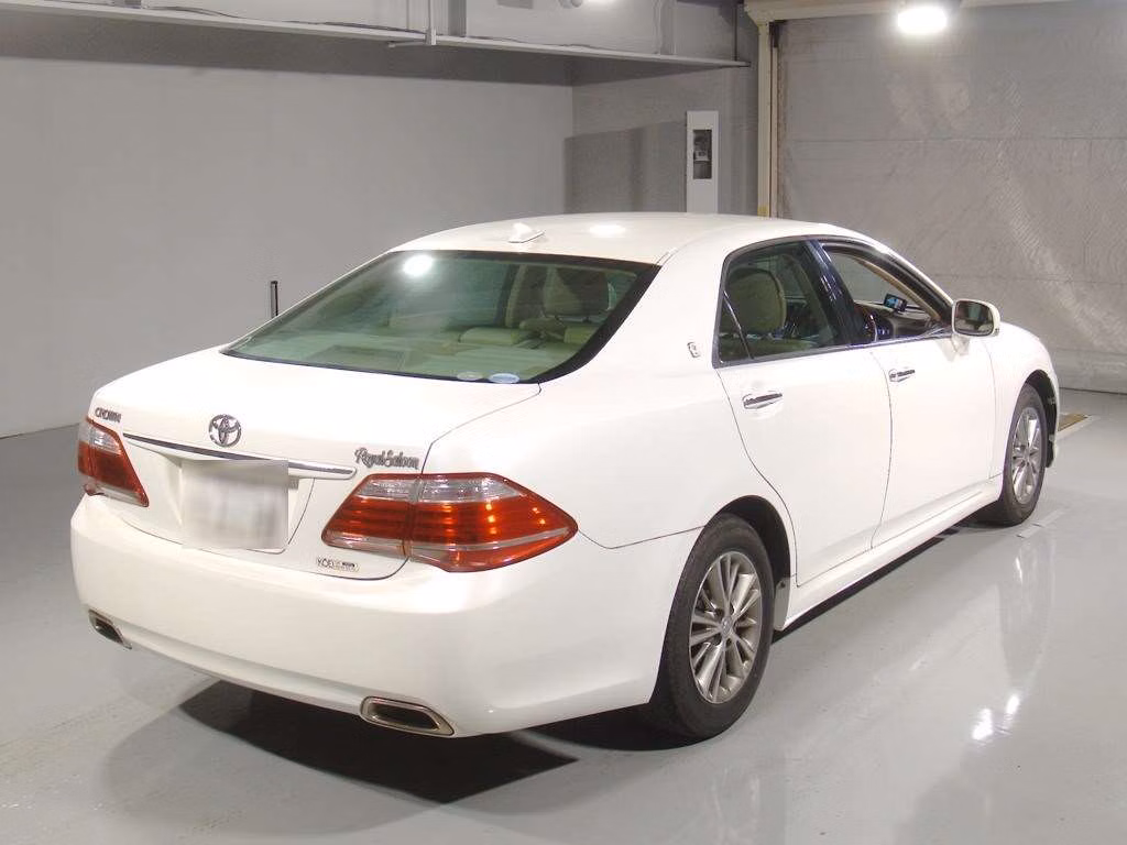 TOYOTA CROWN