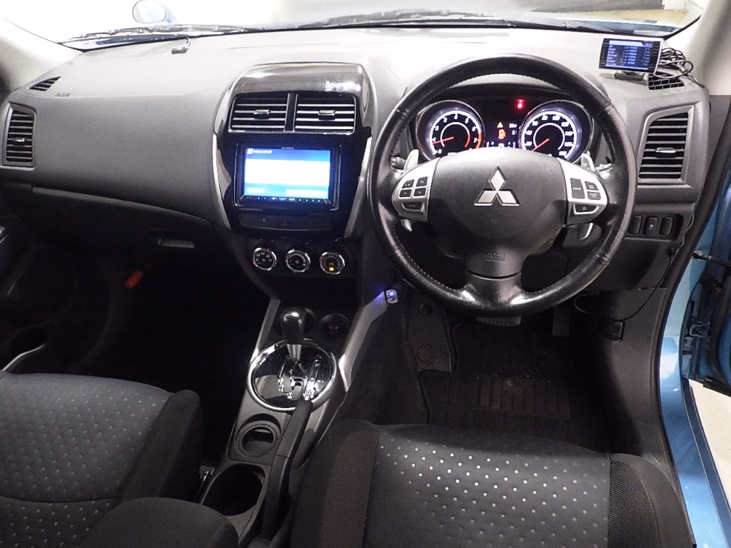MITSUBISHI RVR