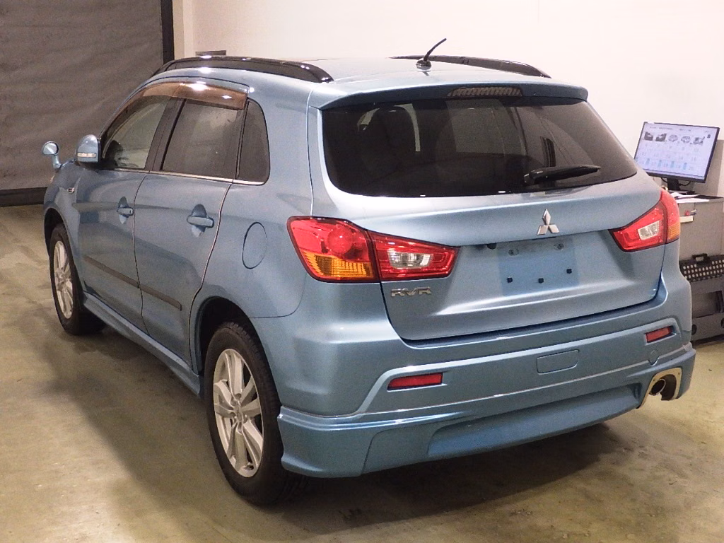 MITSUBISHI RVR