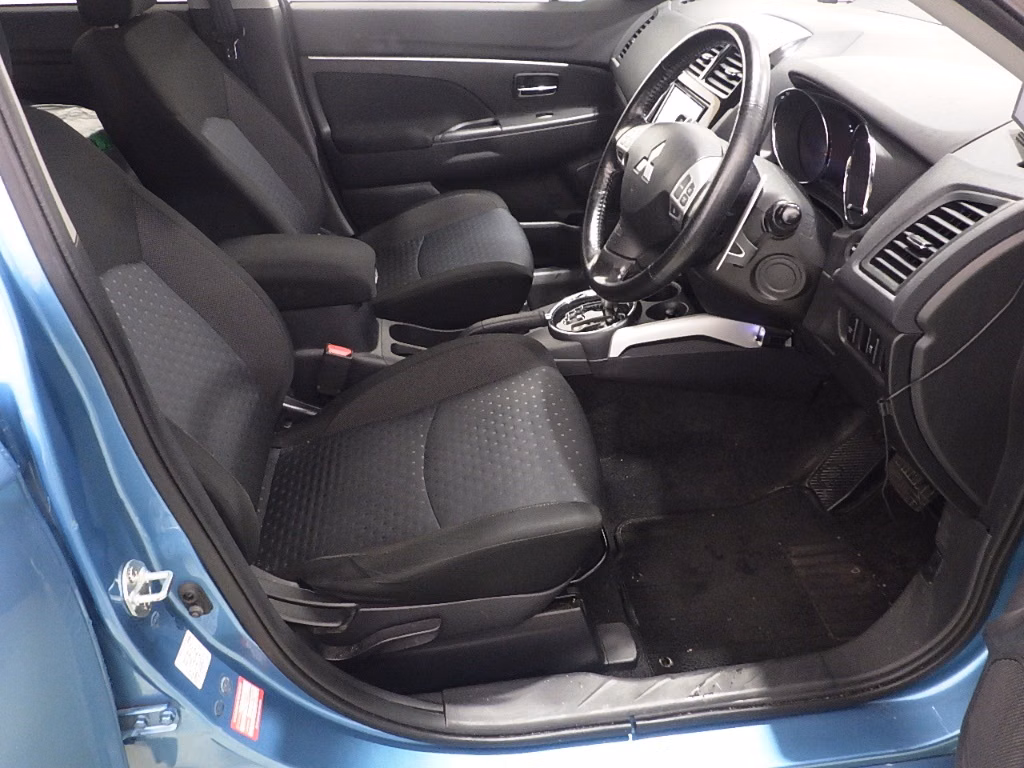 MITSUBISHI RVR