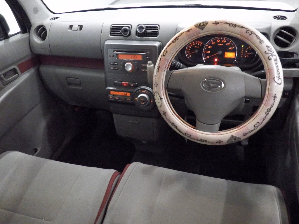 DAIHATSU MOVE CONTE