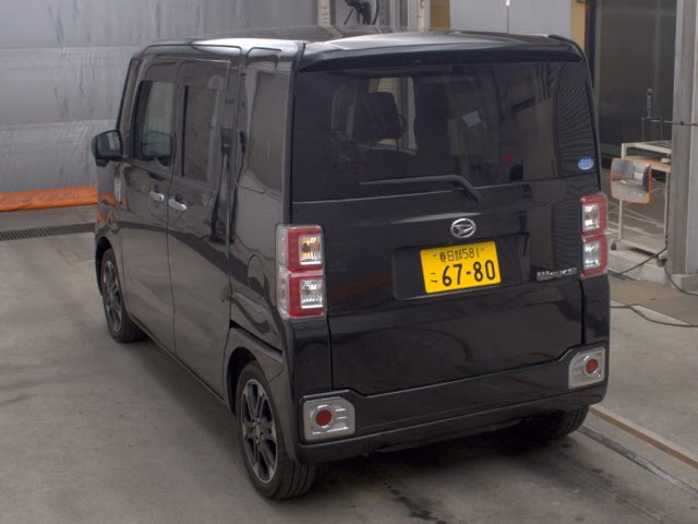 DAIHATSU WAKE