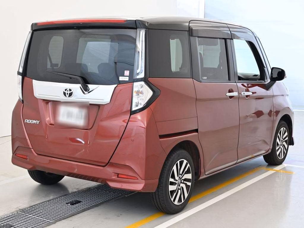 TOYOTA ROOMY