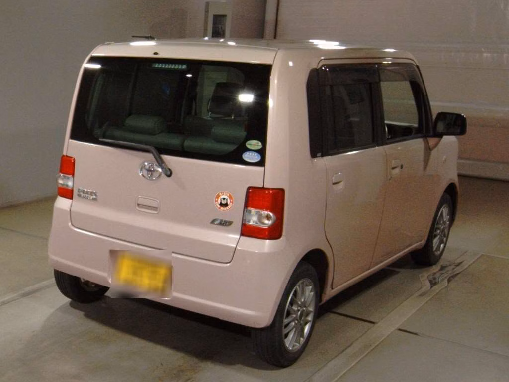 TOYOTA PIXIS SPACE