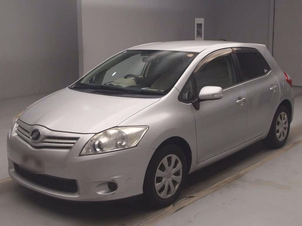 TOYOTA AURIS