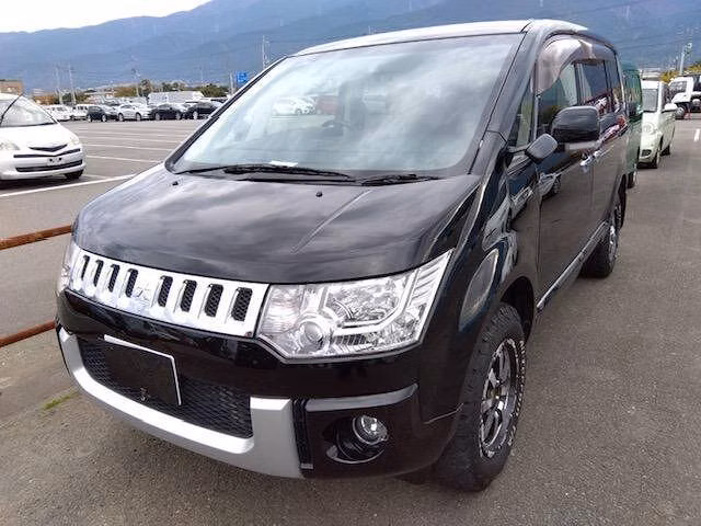 MITSUBISHI DELICA D:5