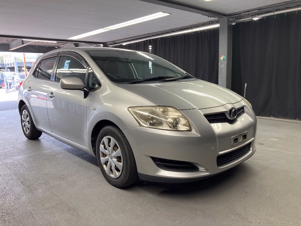 TOYOTA AURIS