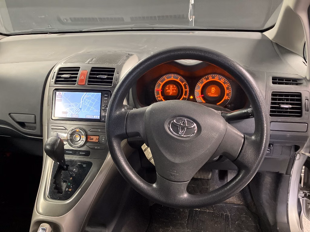 TOYOTA AURIS