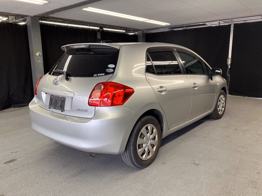 TOYOTA AURIS