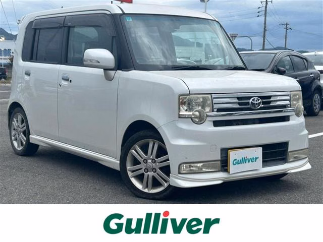 TOYOTA PIXIS SPACE