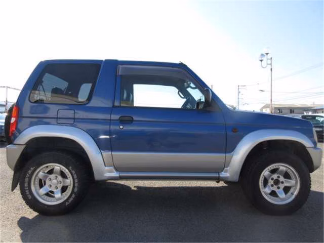 MITSUBISHI PAJERO MINI