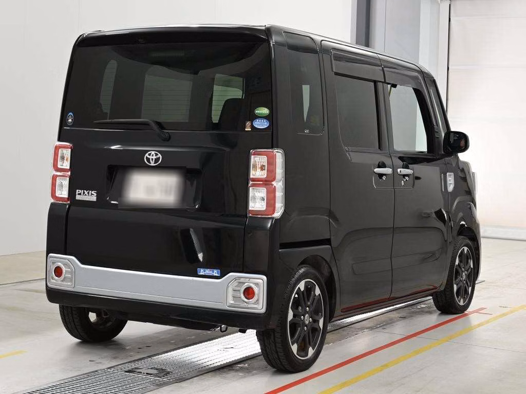 TOYOTA PIXIS MEGA