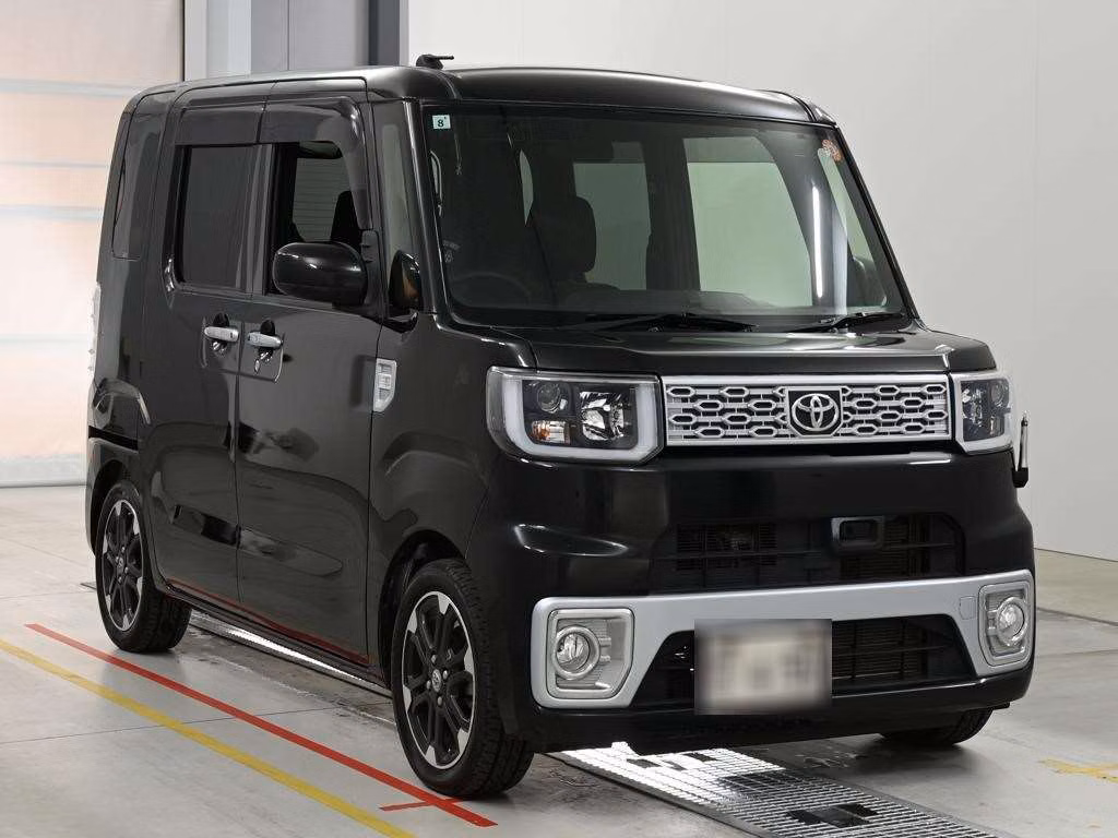 TOYOTA PIXIS MEGA