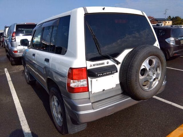 MITSUBISHI PAJERO IO