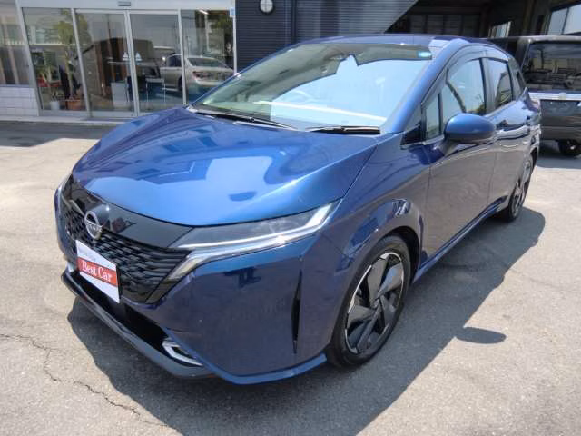 NISSAN AURA