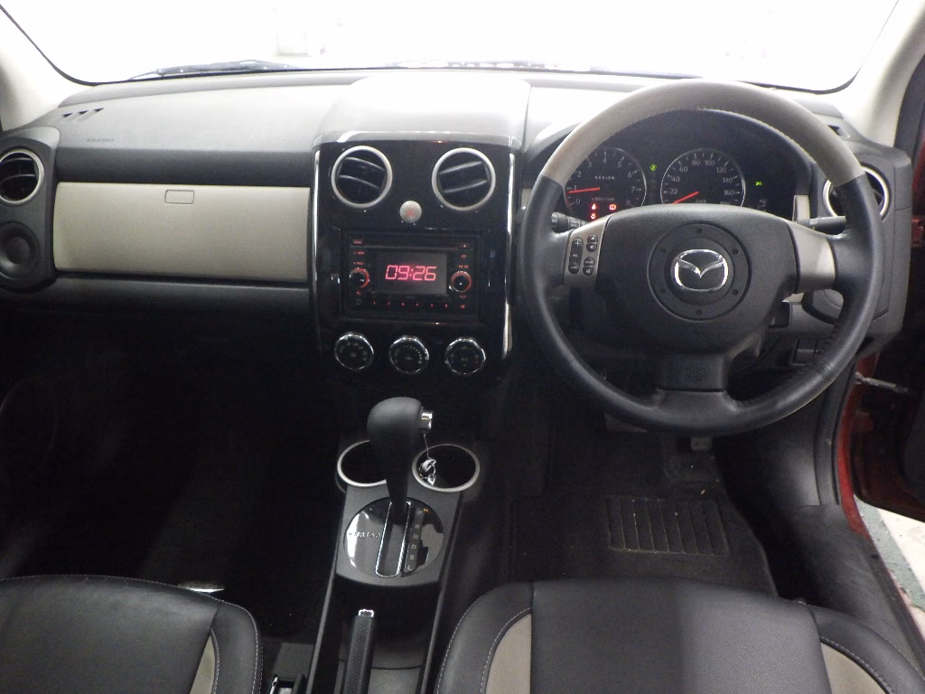 MAZDA VERISA