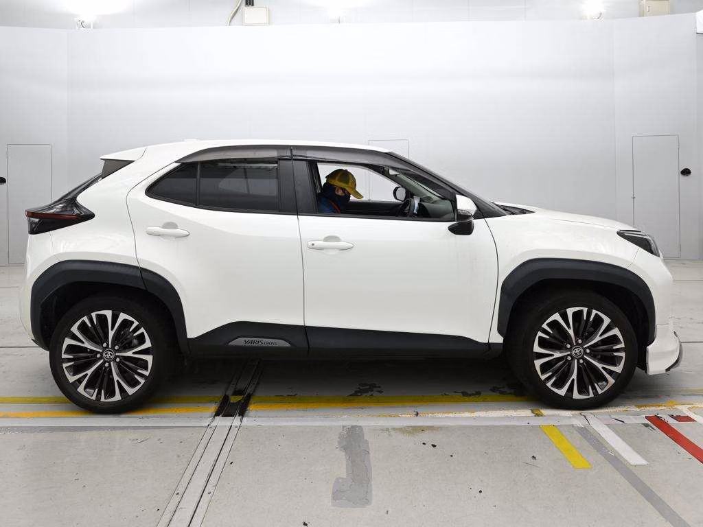 TOYOTA YARIS CROSS