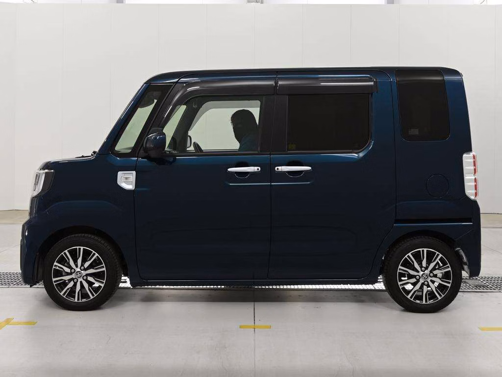 TOYOTA PIXIS MEGA