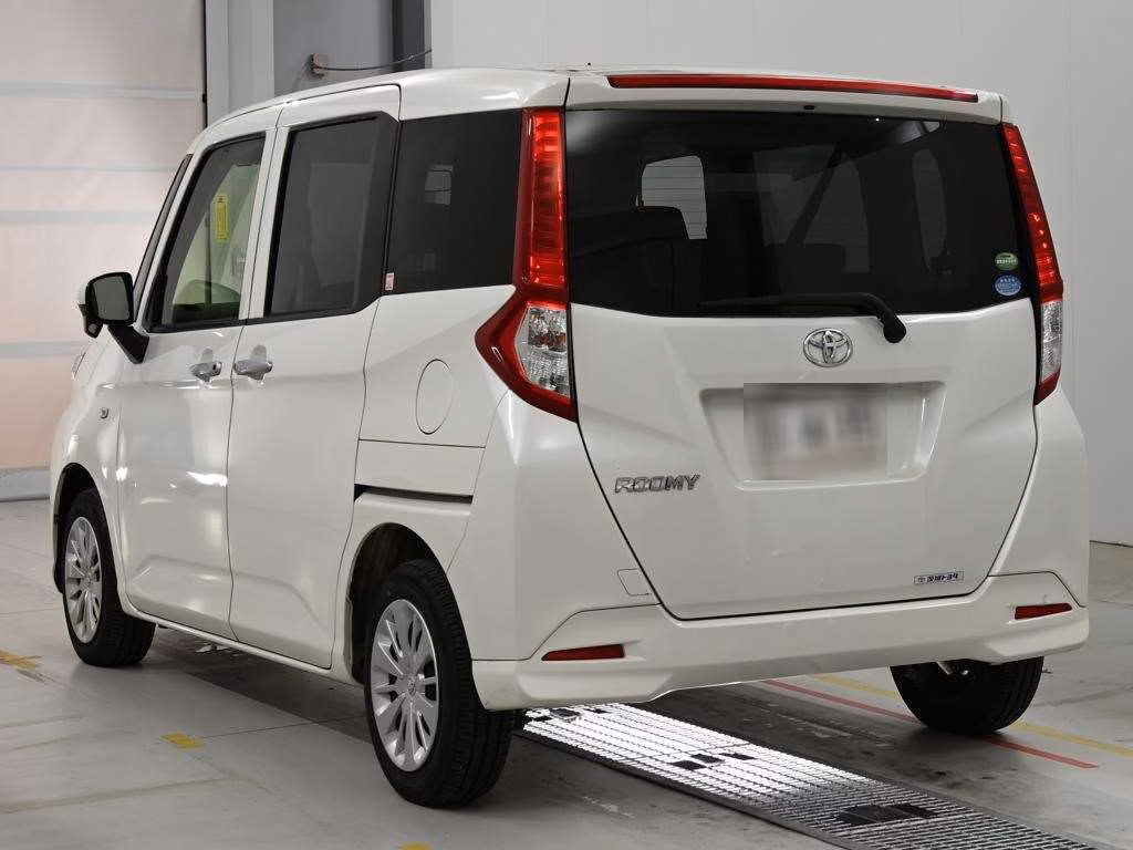 TOYOTA ROOMY