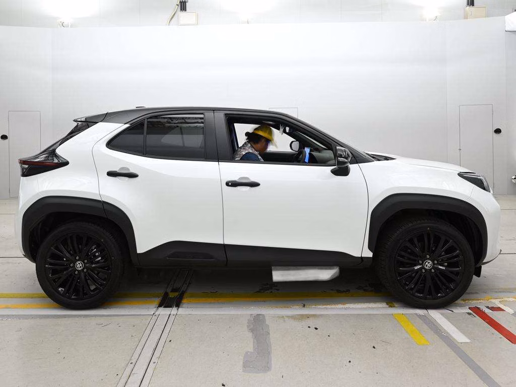 TOYOTA YARIS CROSS