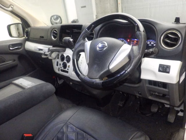 NISSAN NV350 CARAVAN