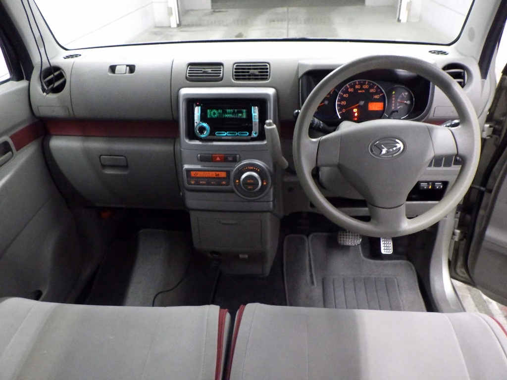 DAIHATSU MOVE CONTE