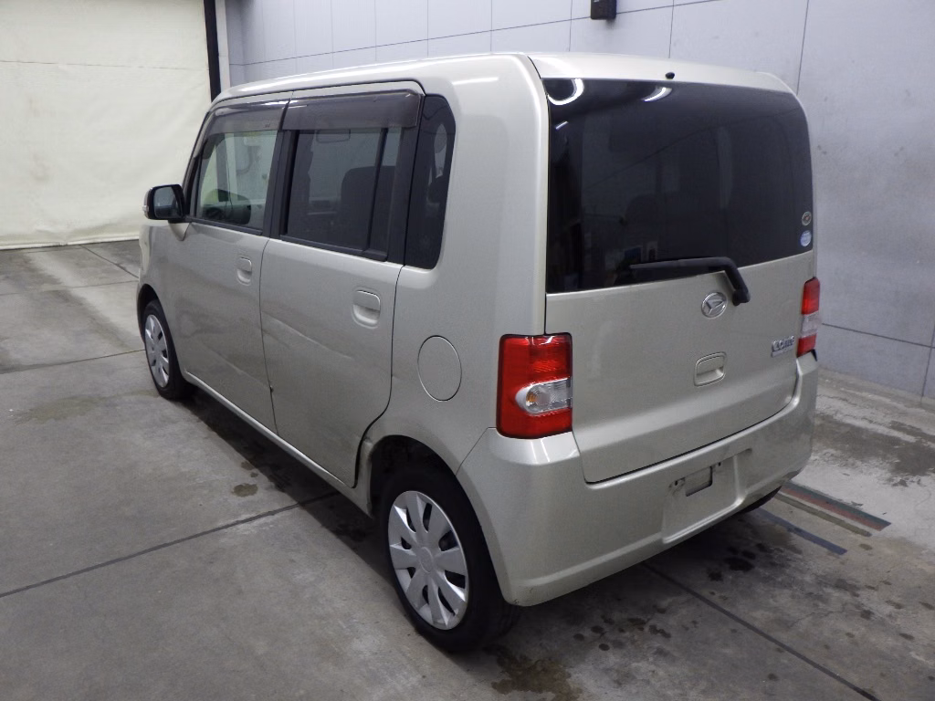 DAIHATSU MOVE CONTE