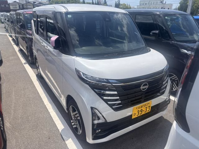 NISSAN ROOX