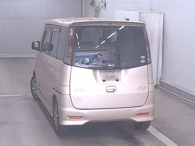NISSAN ROOX