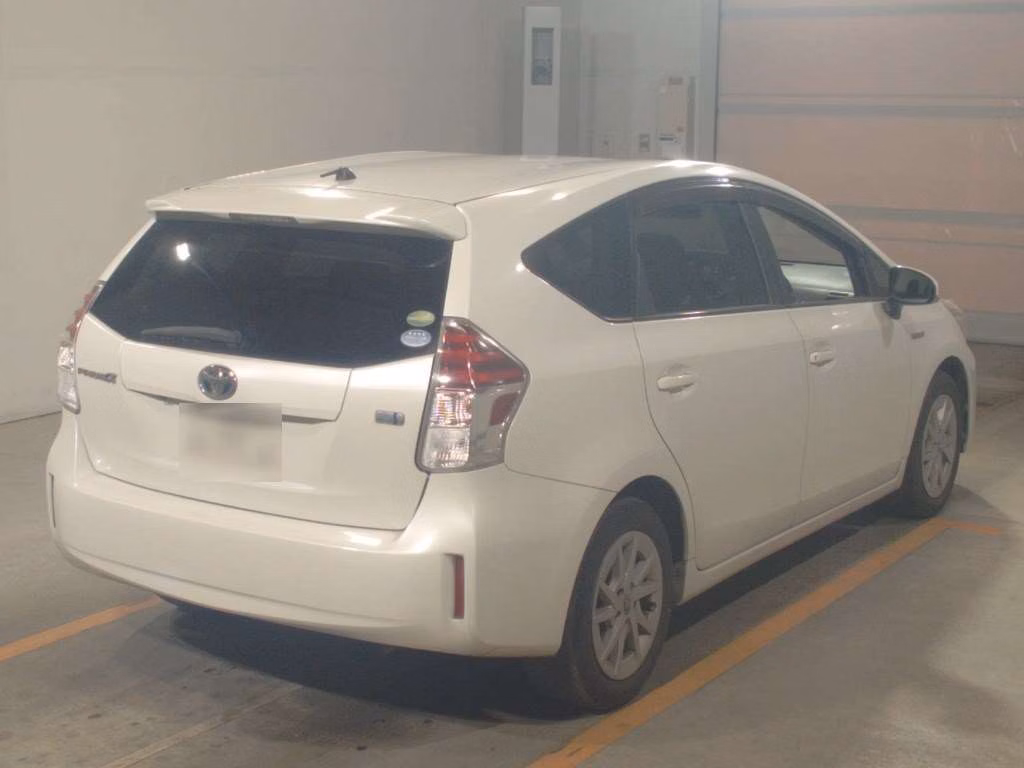 TOYOTA PRIUS ALPHA