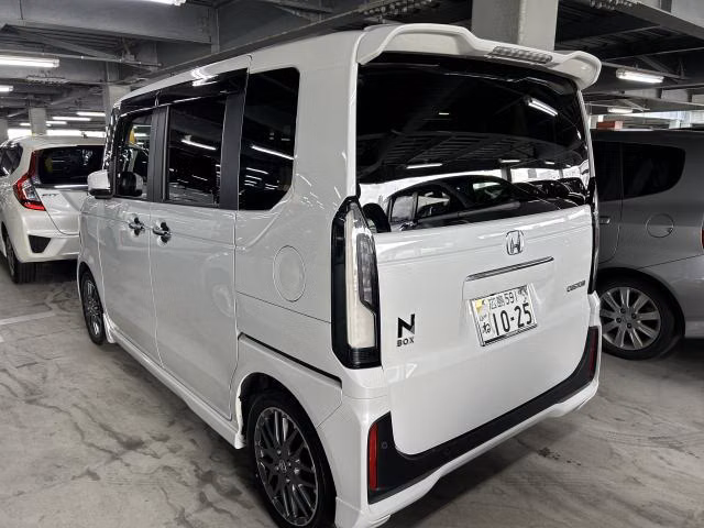 HONDA N-BOX
