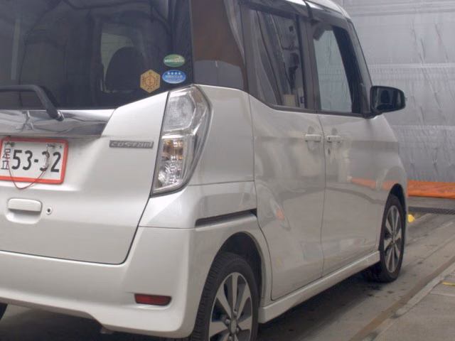 MITSUBISHI EK SPACE