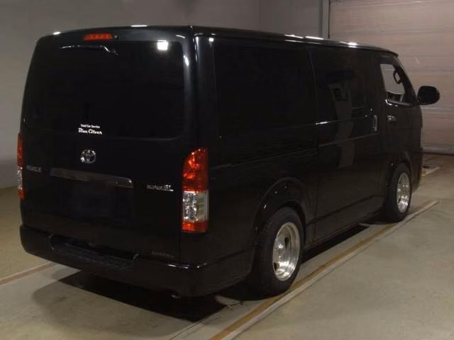 TOYOTA REGIUS ACE