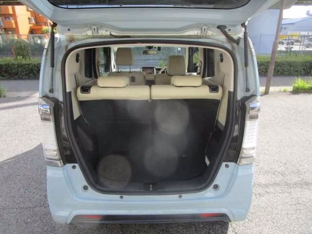 HONDA N-BOX SLASH
