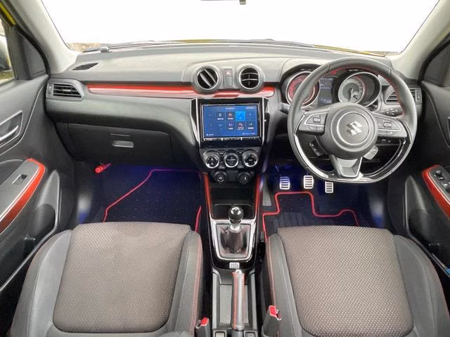 SUZUKI SWIFT