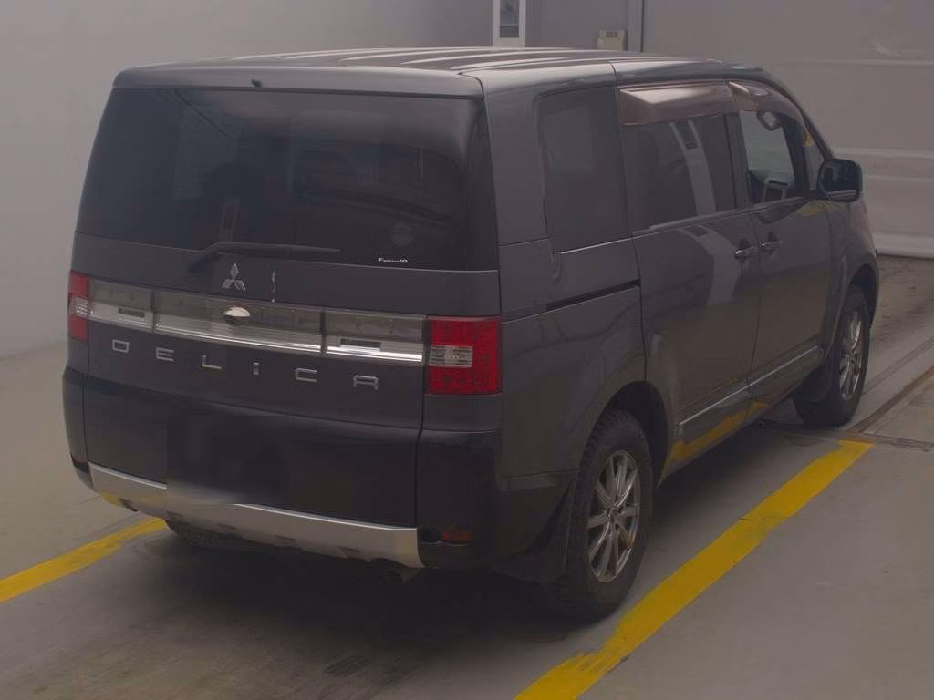 MITSUBISHI DELICA D:5