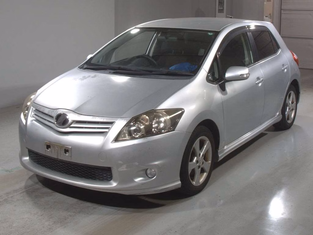 TOYOTA AURIS