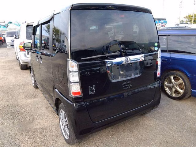 HONDA N-BOX