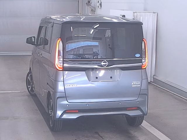 NISSAN ROOX