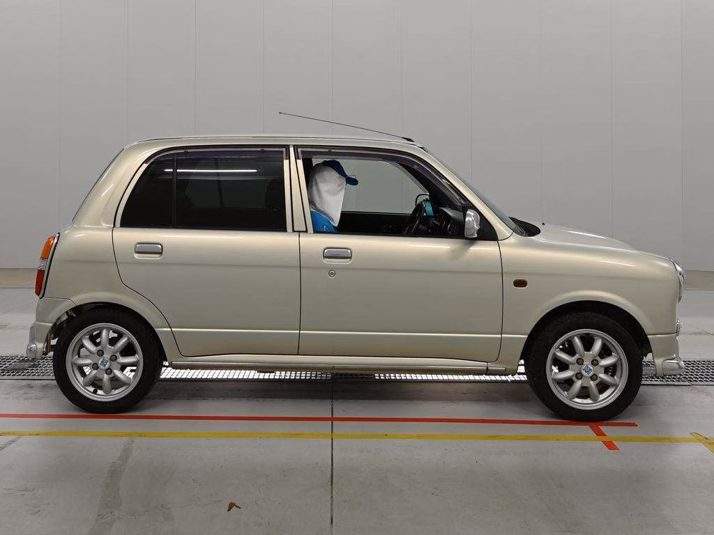 DAIHATSU MIRA GINO