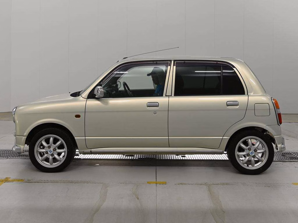 DAIHATSU MIRA GINO