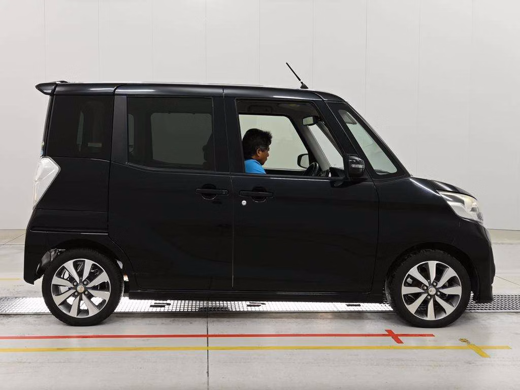 MITSUBISHI EK SPACE