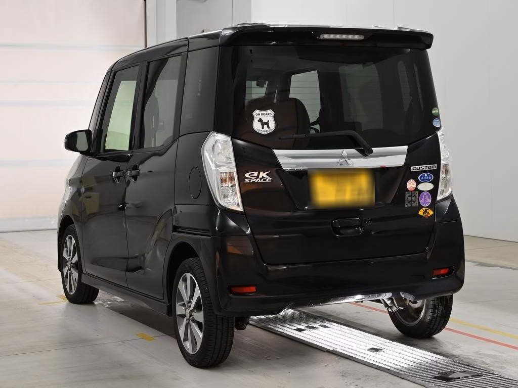 MITSUBISHI EK SPACE