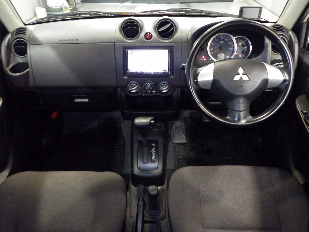 MITSUBISHI PAJERO MINI