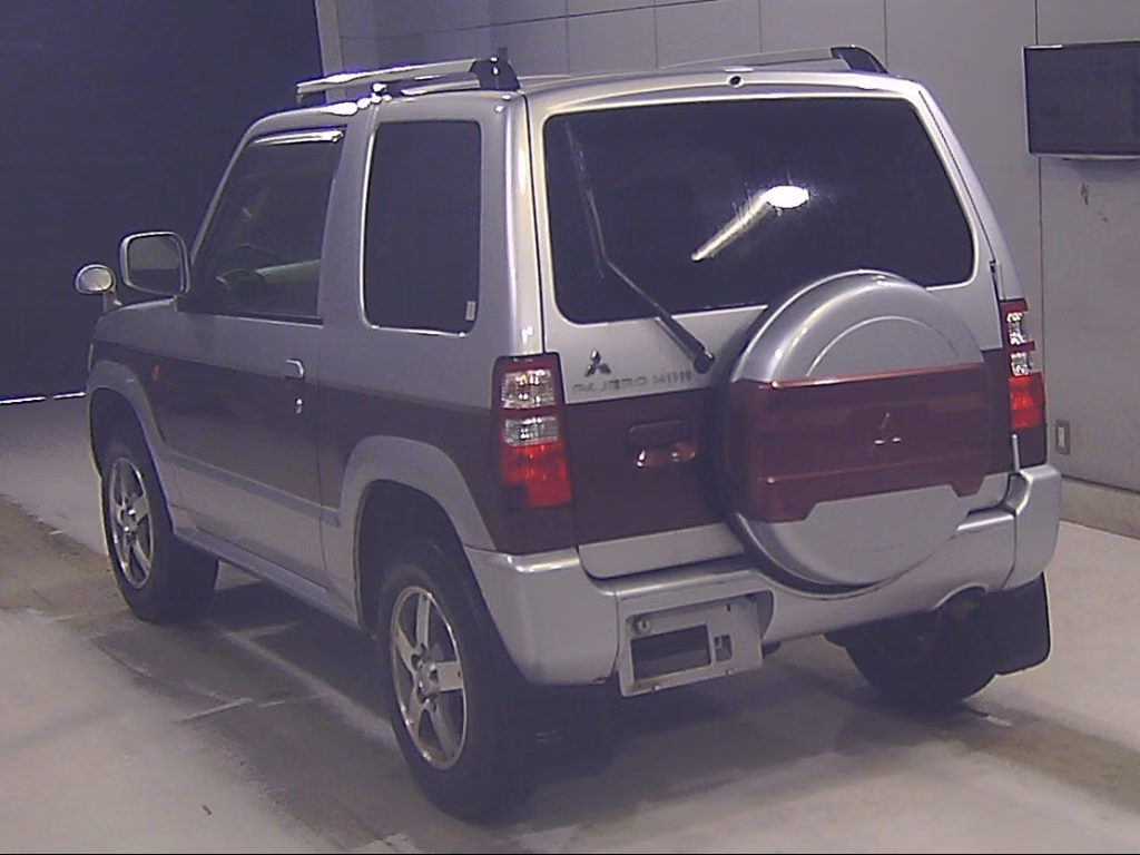 MITSUBISHI PAJERO MINI