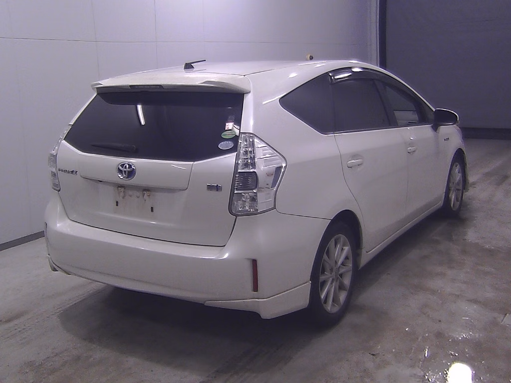 TOYOTA PRIUS ALPHA